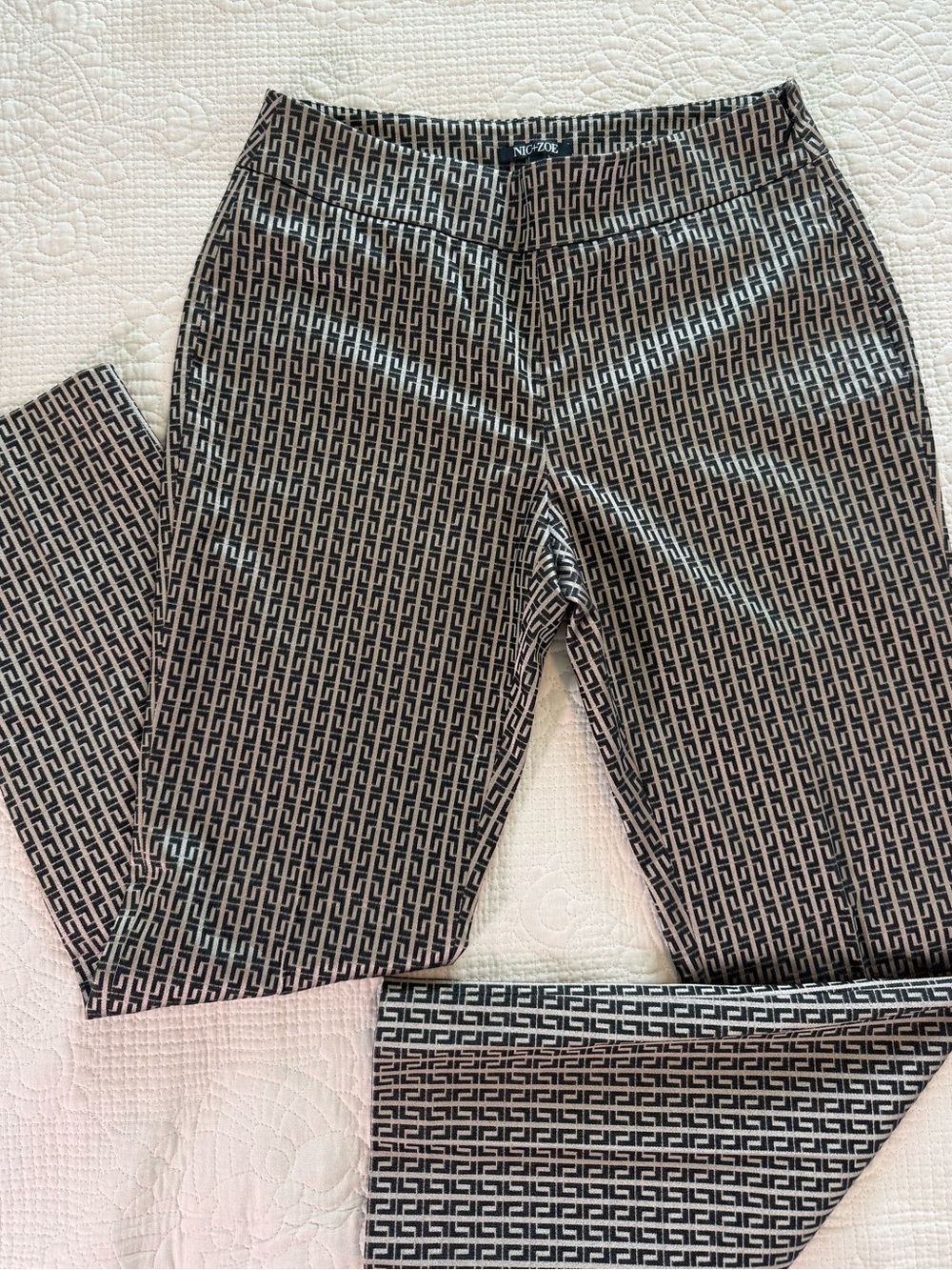 NIC+ZOE Women's Geometric Print Ankle Pants Size 6 Mid
Rise Straight Leg Zip